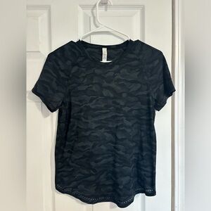 Lululemon athletic top